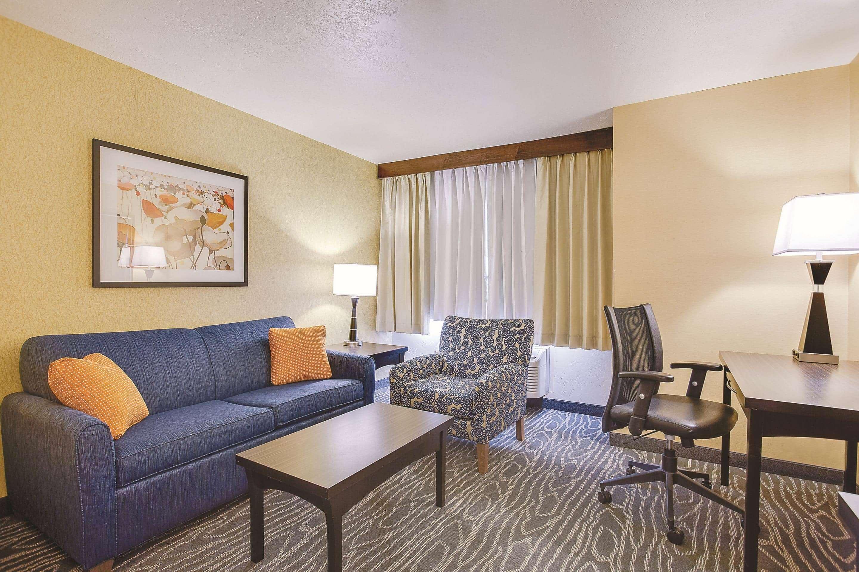 Hotel La Quinta By Wyndham Logan Zewnętrze zdjęcie