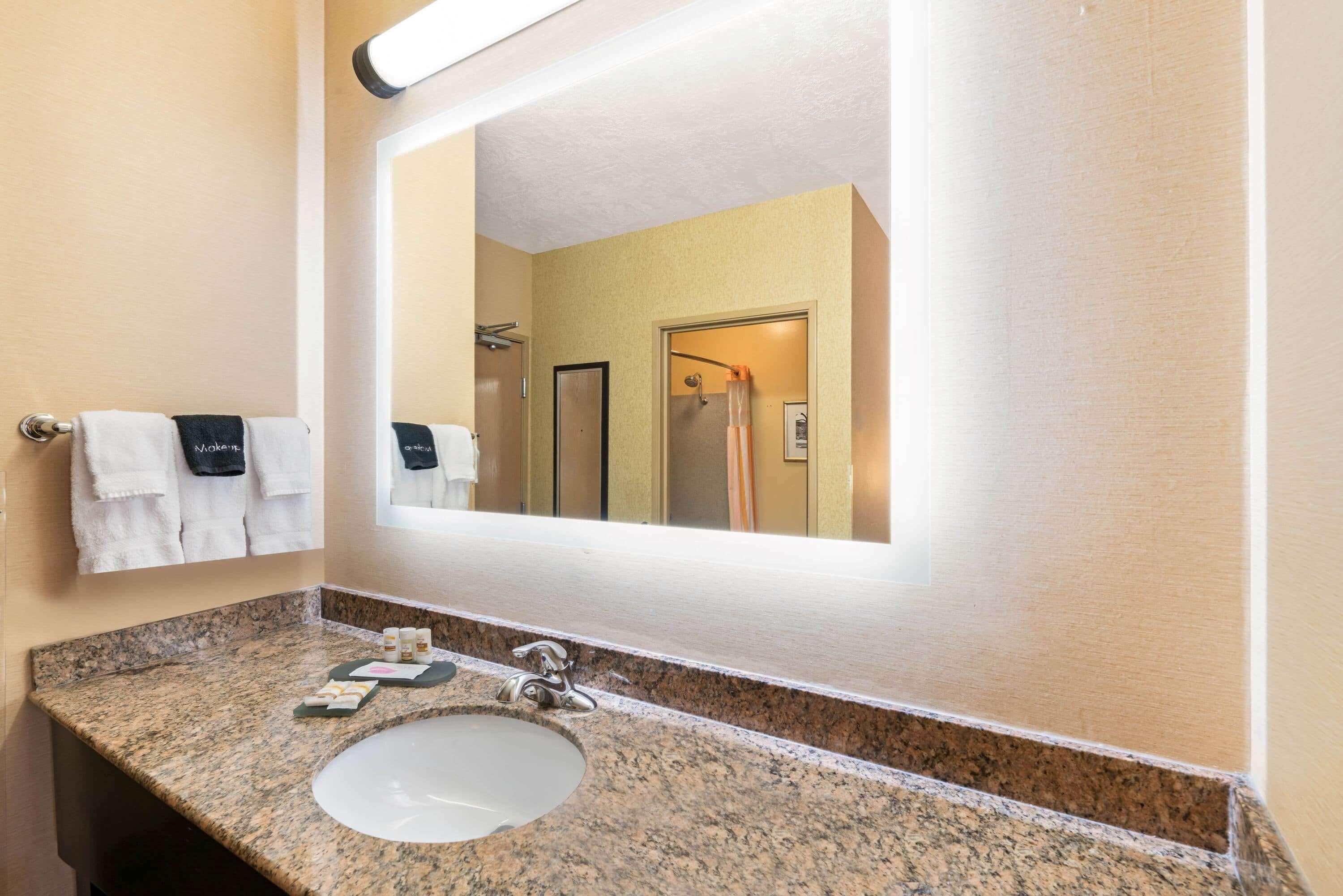 Hotel La Quinta By Wyndham Logan Zewnętrze zdjęcie